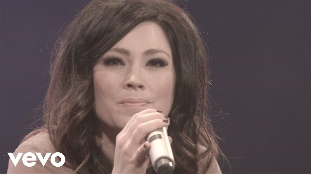 Kari Jobe - I Am Not Alone